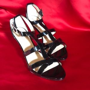 EUC Ellen Tracy Black Patent Leather Heels SZ 9.5M